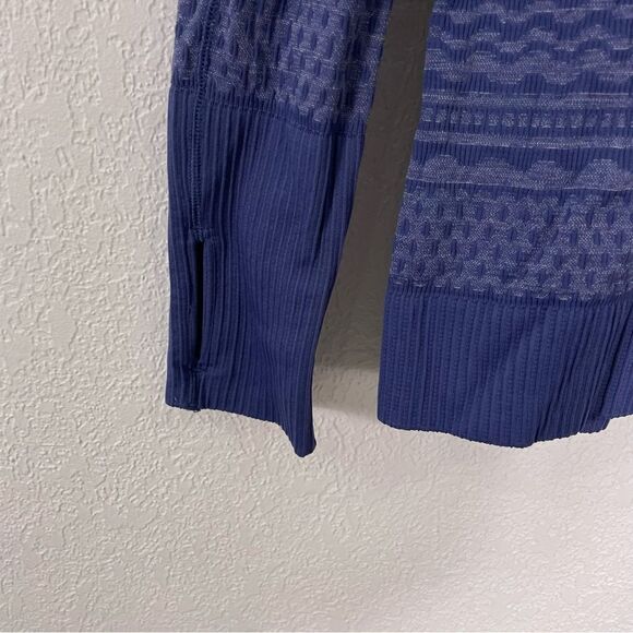 Lululemon Blue Patterned Hooded Long Sleeve Workout Top - Picture 7 of 9